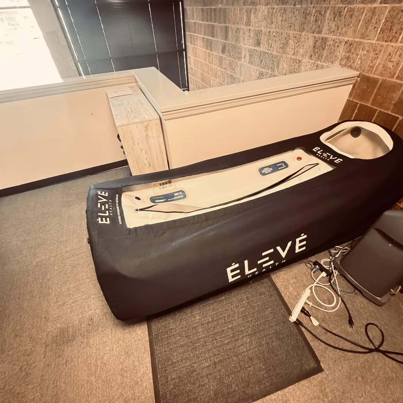 Rescu hard chamber hyperbaric oxygen therapy