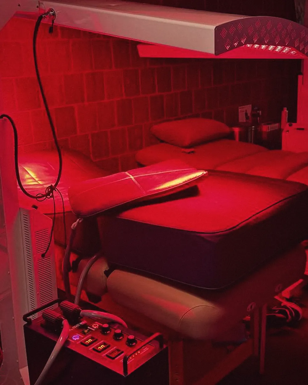 Red light therapy room at Rescu